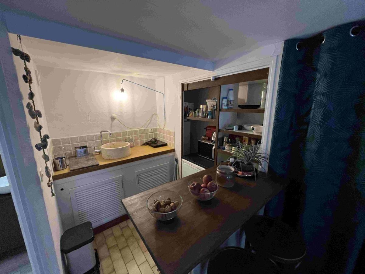 Studio Avec Terrasse Sur Cour, Authentique, Calme Avinhão Exterior foto
